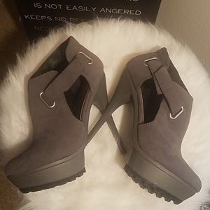 Size 6 Grey Bootie